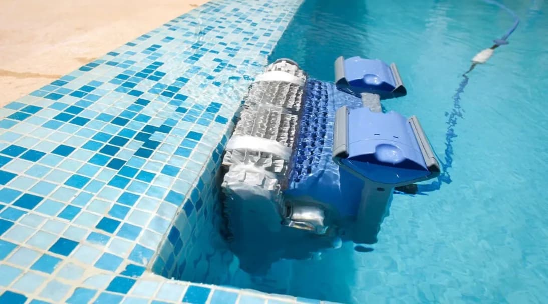Robot pentru curatarea piscinei Maytronics Dolphin Supreme M400 - imagine 7